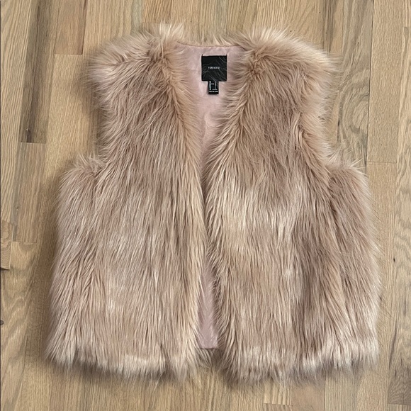 Forever 21 Jackets & Blazers - Faux fur vest